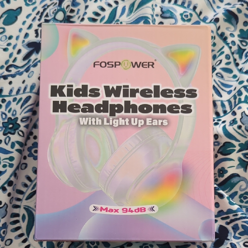 Kids Wireless Headphones with Light Up Ears - Rainbow